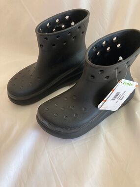 Crocs NWT ClassicCrush Black RainBoot Unisex size Women8/Men6 PlatformWaterproof